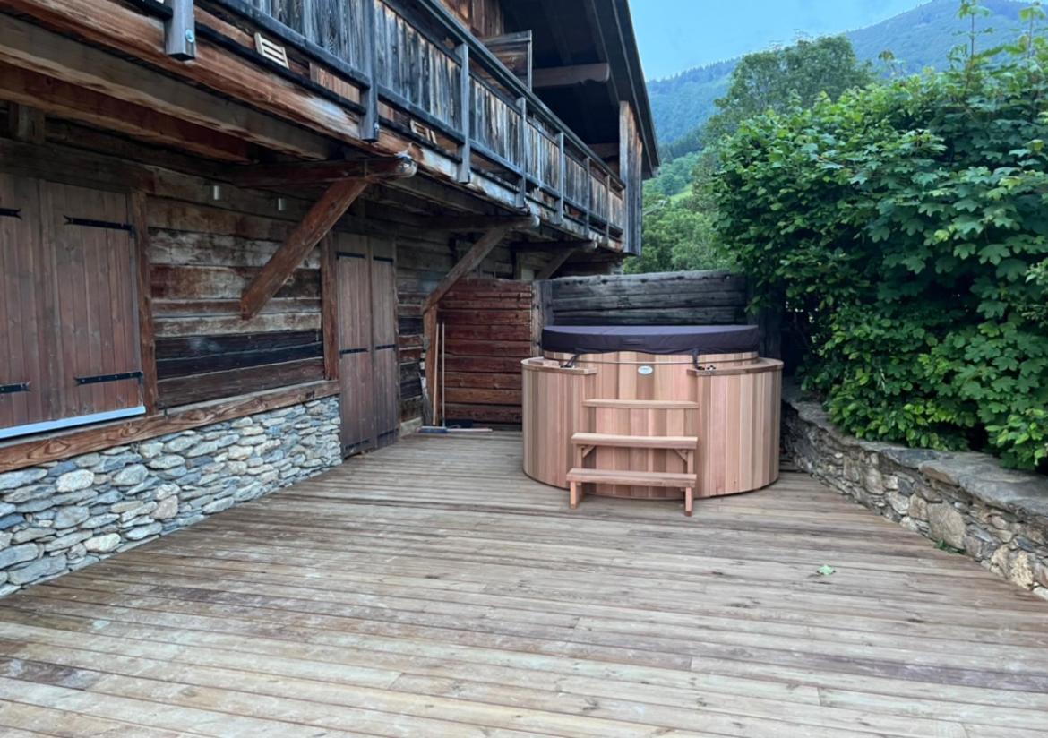 Le Chalet Du Cret - 8 Pers, Tout Confort Avec Jacuzzi Notre-Dame-de-Bellecombe Esterno foto